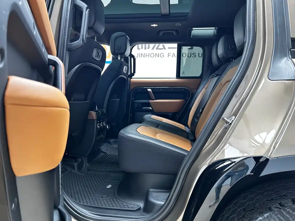 Land Rover Defender 2021 — фото 12