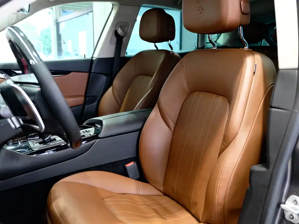 Maserati Levante 2016 — фото 14