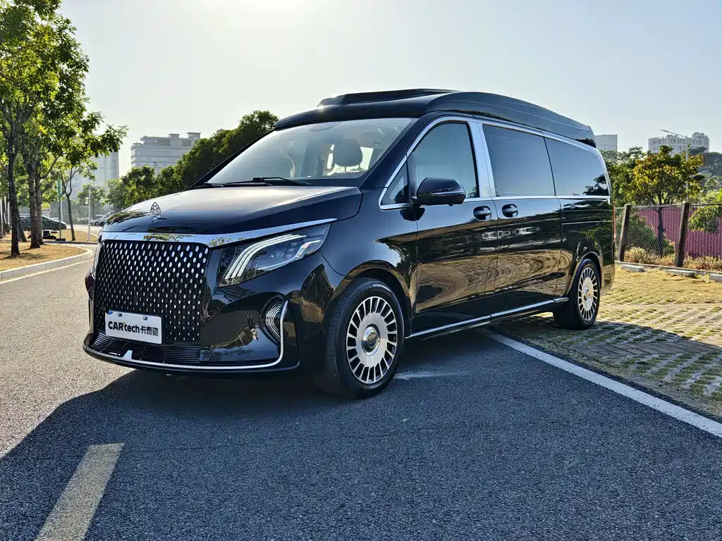 Mercedes-Benz V-Class 2020 — фото 1