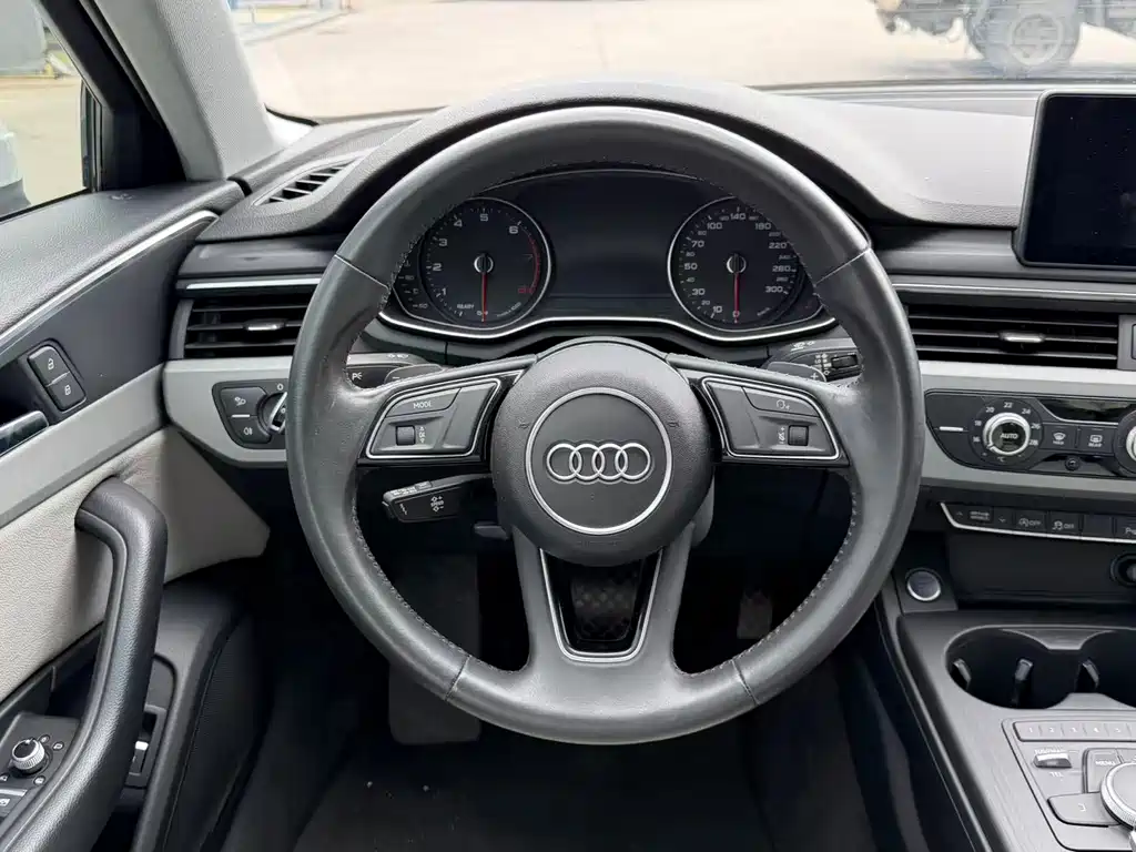 Audi A4L 2017 — фото 7