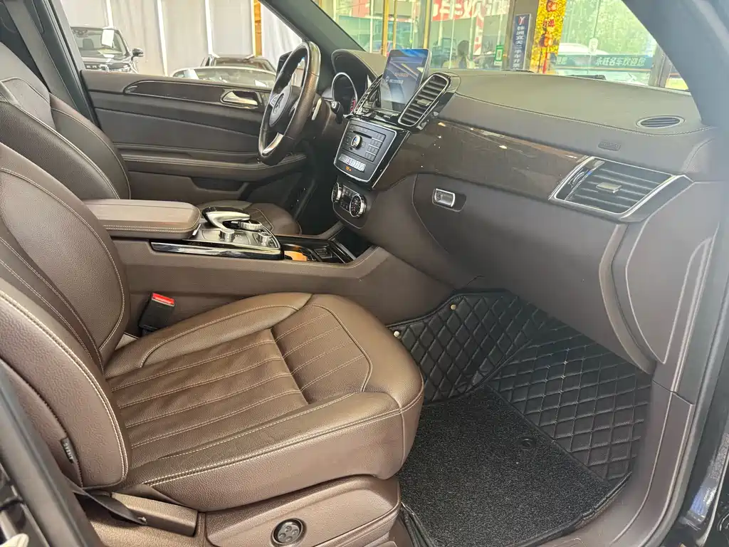 Mercedes-Benz GLS 2017 — фото 10