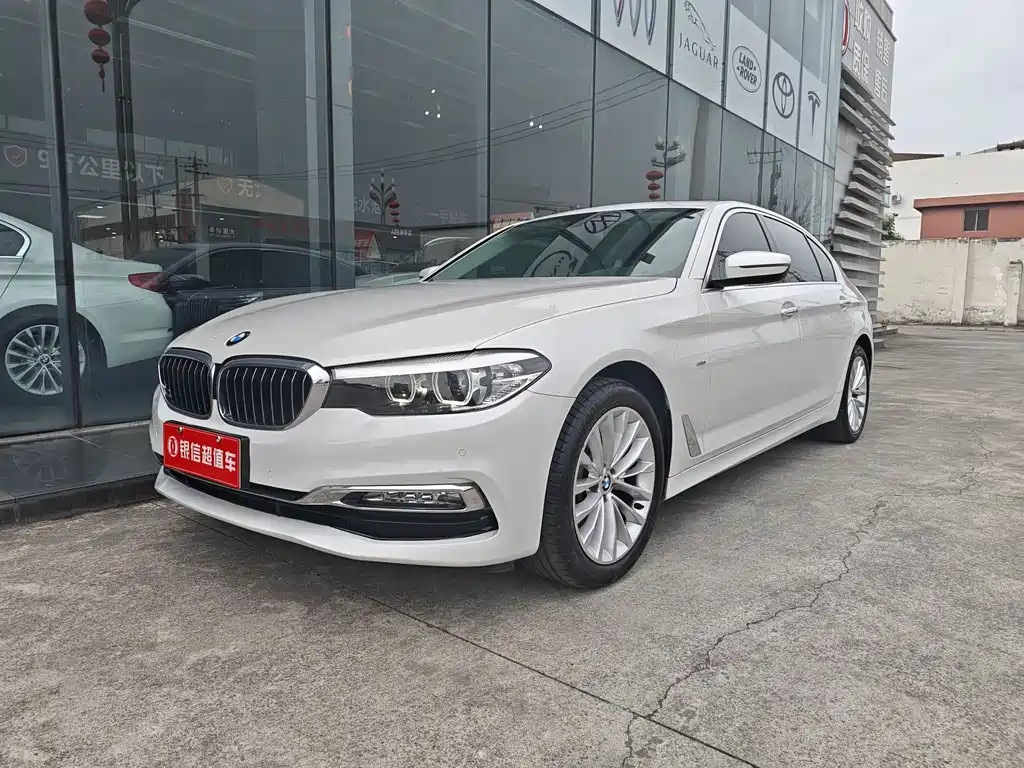 BMW 5 Series 2018 — фото 1