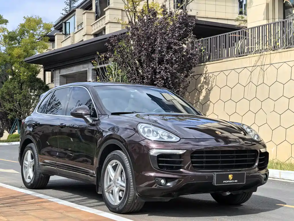 Porsche Cayenne 2016 — фото 34