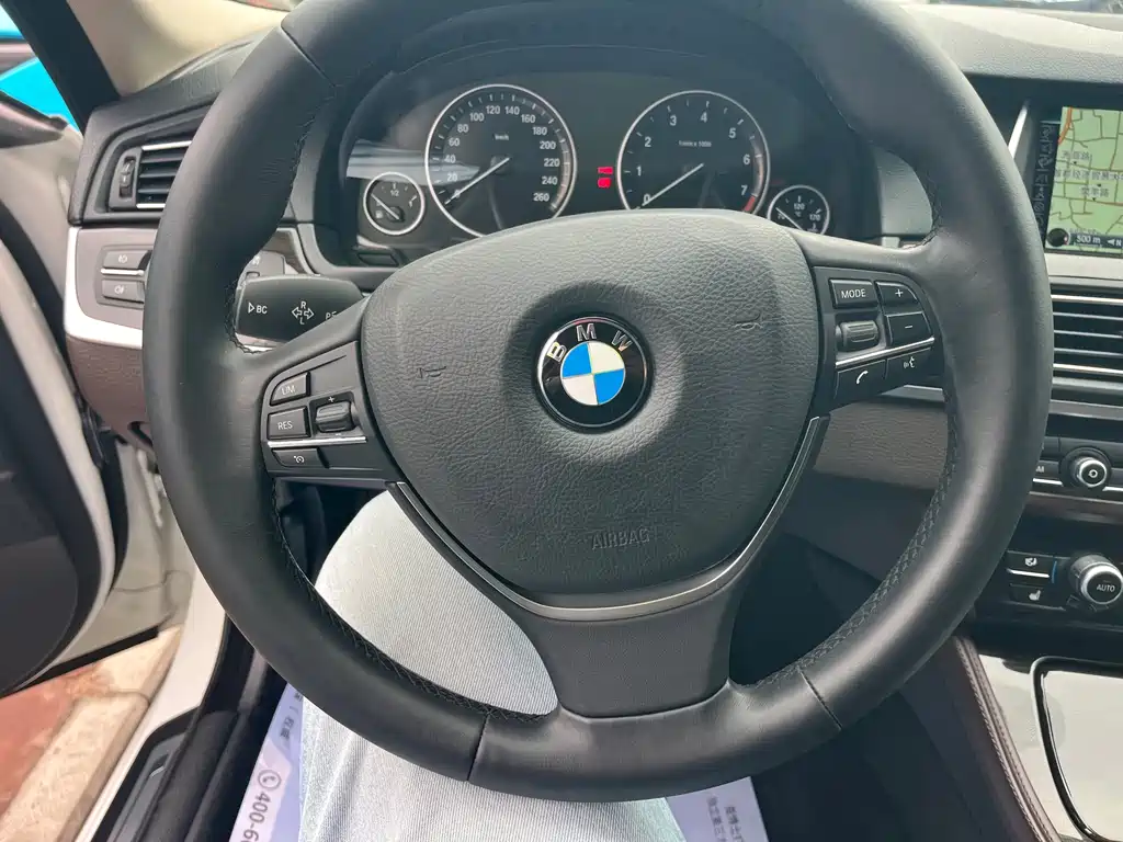 BMW 5 Series 2015 — фото 8