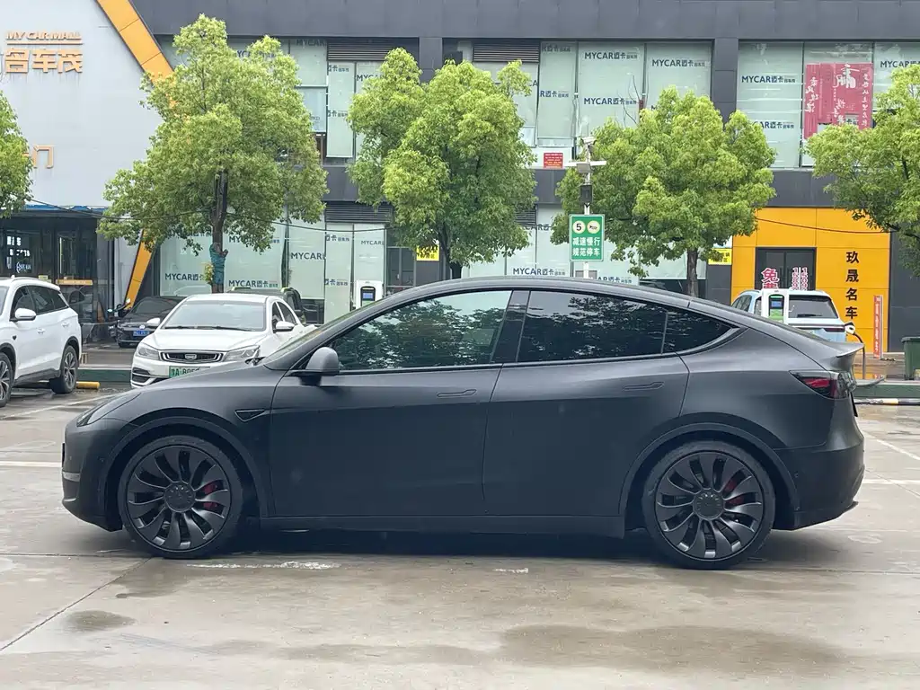 Tesla Model Y 2022 — фото 4