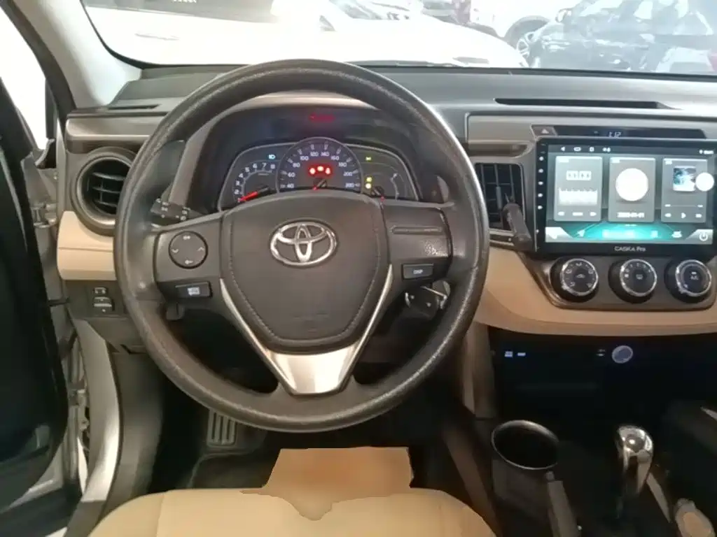 Toyota RAV4 2014 — фото 11