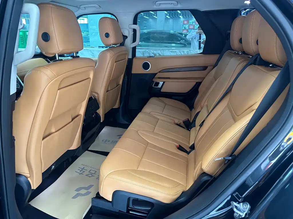 Land Rover Discovery 2018 — фото 12