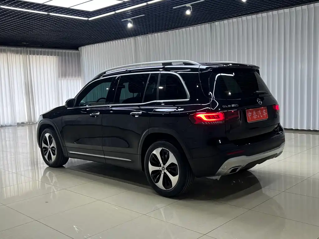 Mercedes-Benz GLB 2023 — фото 4