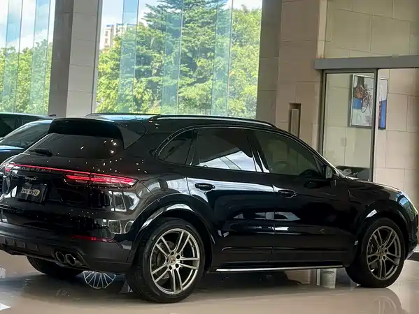Porsche Cayenne 2021