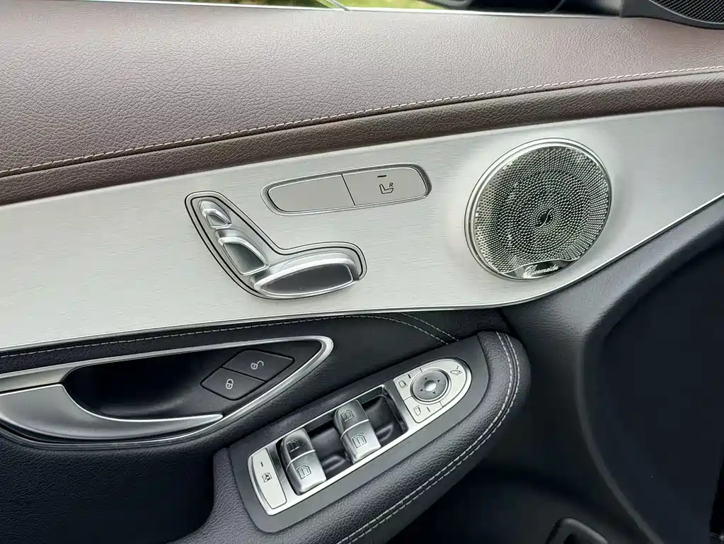 Mercedes-Benz GLC 2020 — фото 26
