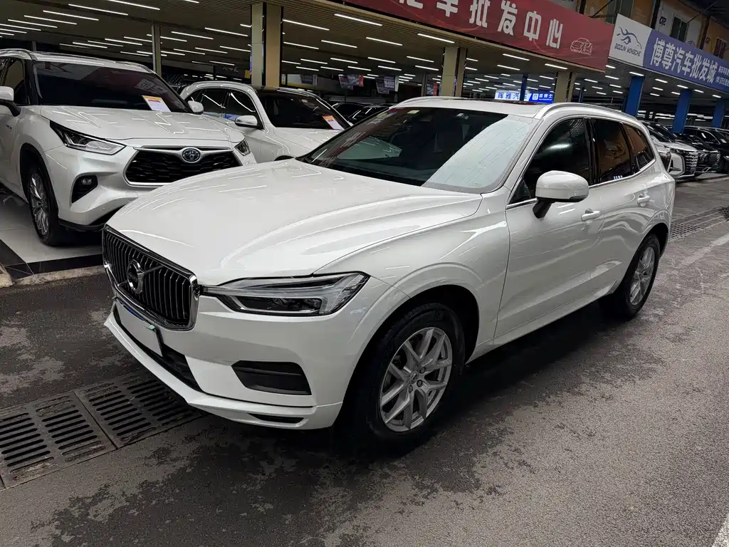 Volvo XC60 2018 — фото 2