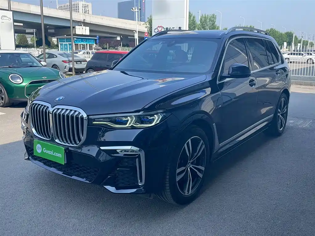 BMW X7 2022 — фото 1