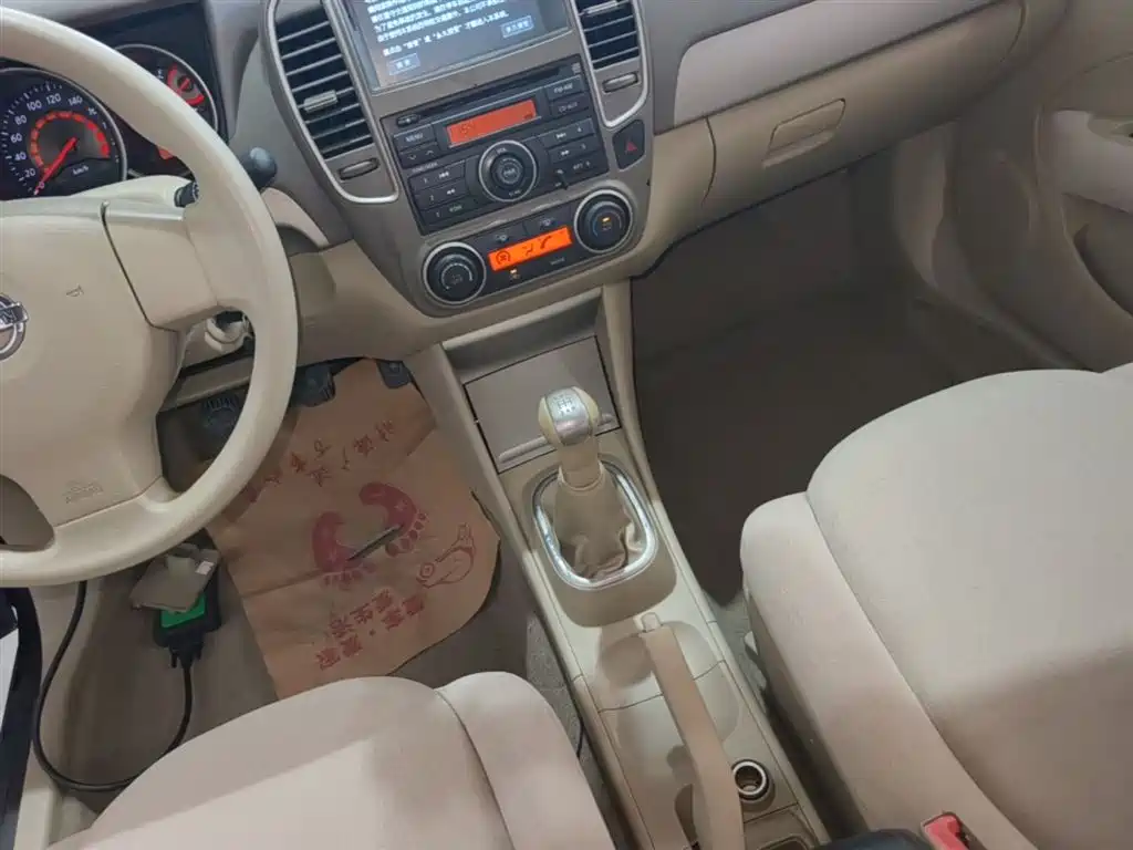 Nissan Sylphy 2015 — фото 14