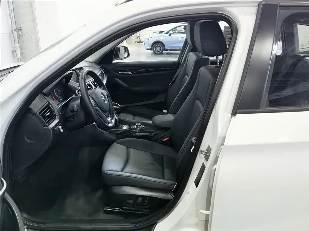 BMW X1 2015 — фото 10