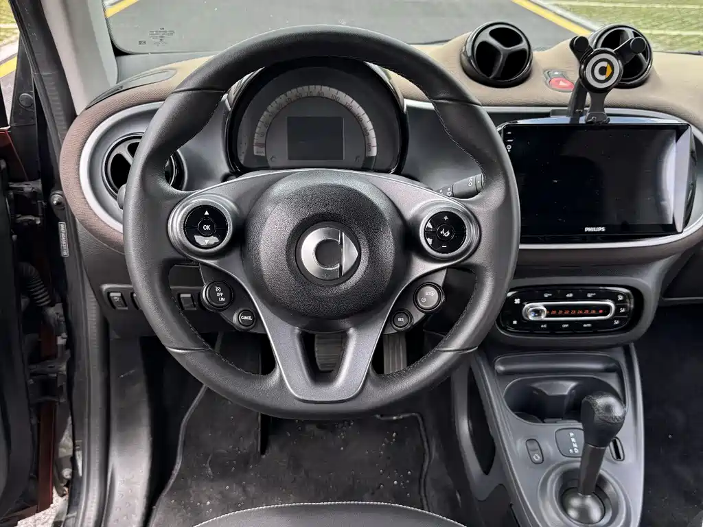 smart fortwo 2018 — фото 12