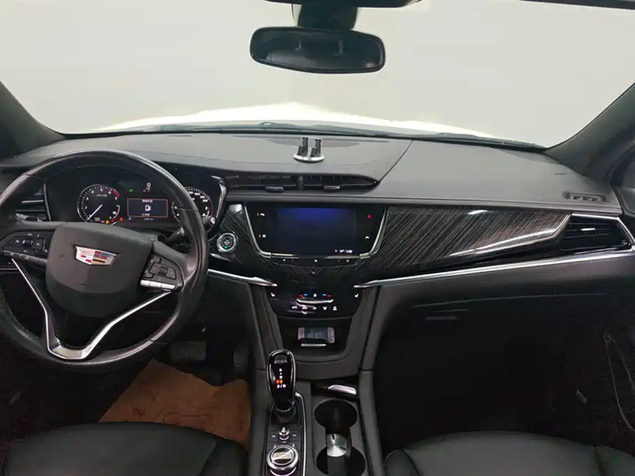 Cadillac XT6 2021 — фото 12