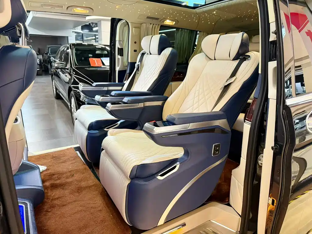 Mercedes-Benz V-Class 2016 — фото 12