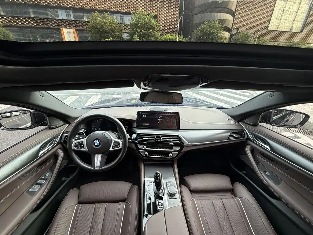 BMW 5 Series New Energy 2021 — фото 20