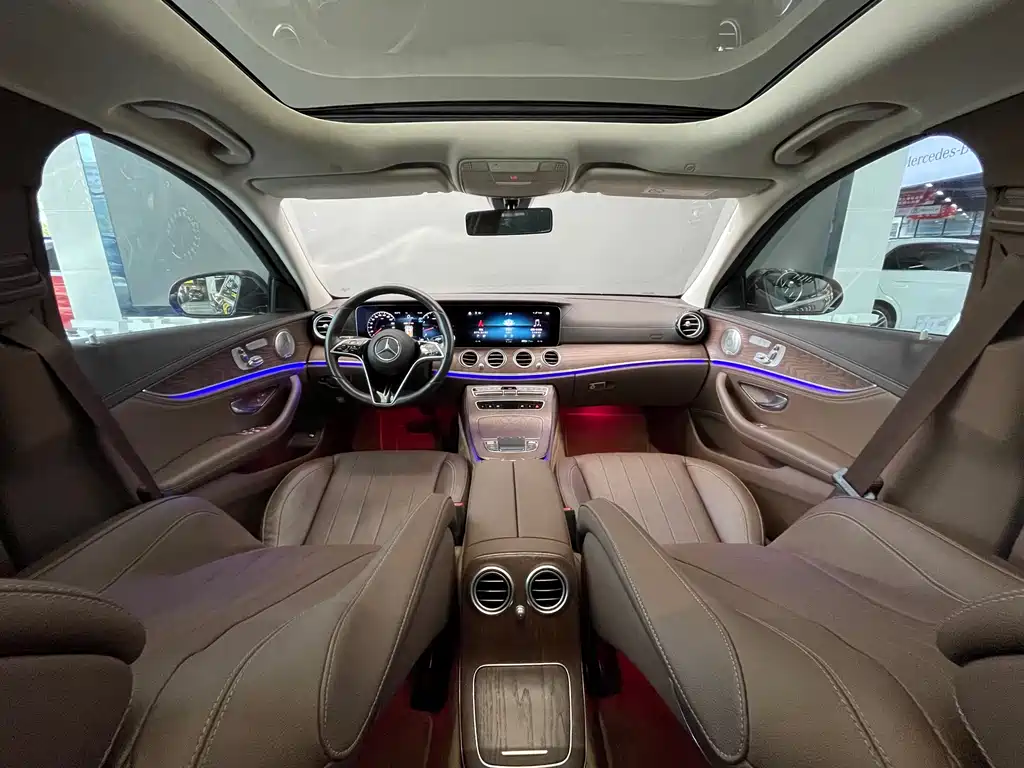 Mercedes-Benz E-Class 2022 — фото 12
