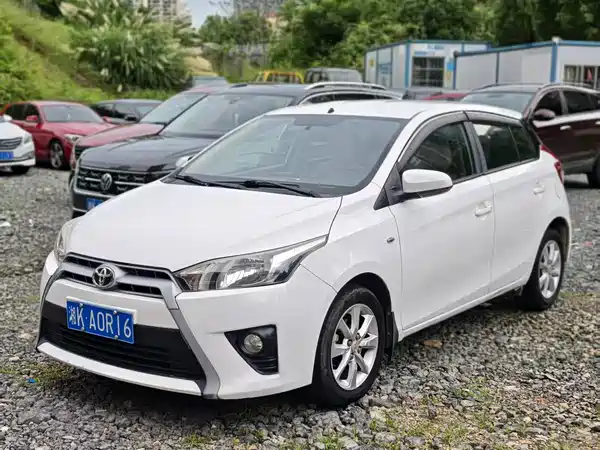 Toyota Yaris L 2014