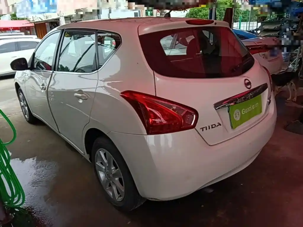 Nissan Tiida 2015