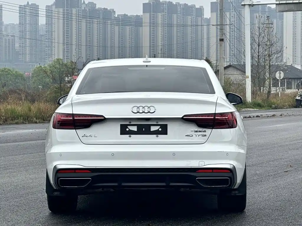 Audi A4L 2022 — фото 10