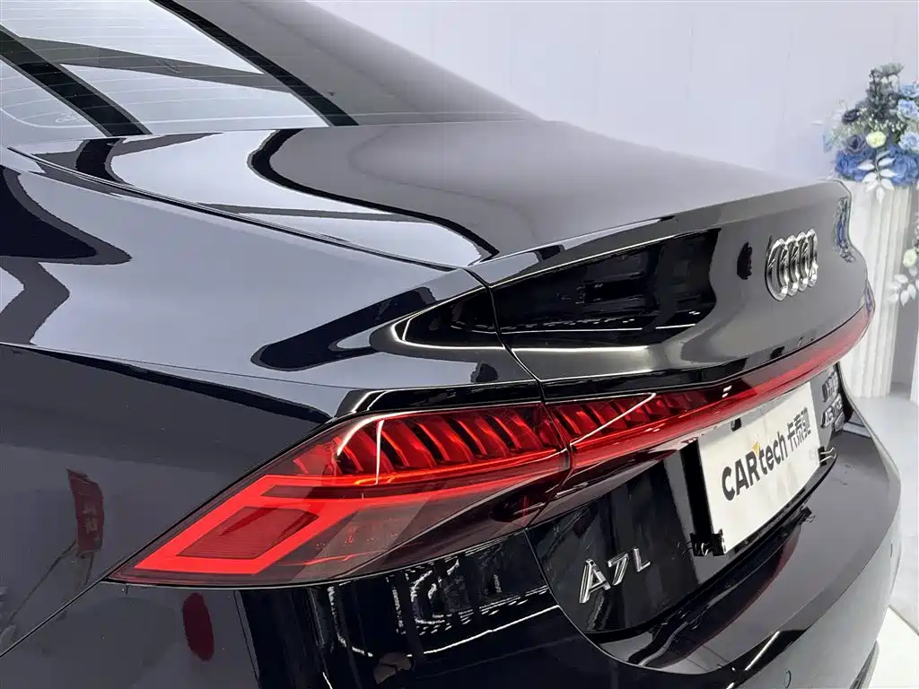 Audi A7L 2024 — фото 10