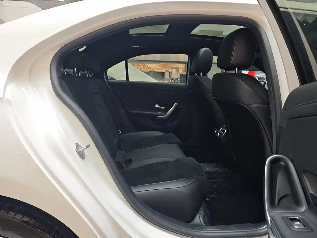Mercedes-Benz A-Class 2023 — фото 10