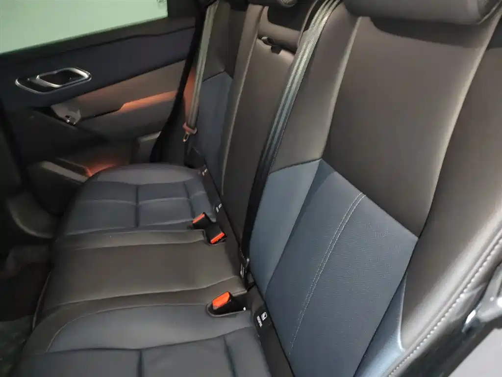 Land Rover Velar 2025 — фото 13