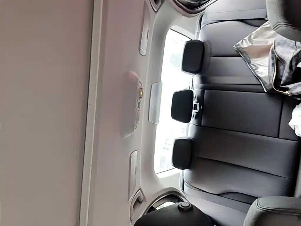 BMW 3 Series 2017 — фото 18