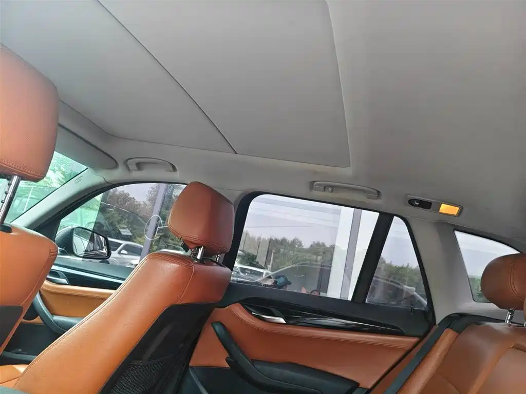 BMW X1 2015 — фото 11