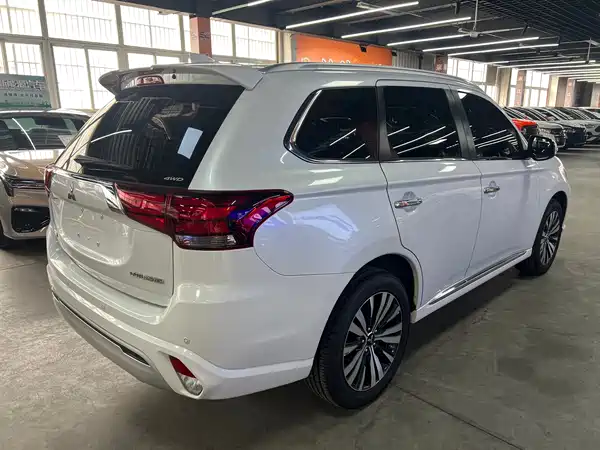 Mitsubishi Outlander 2021