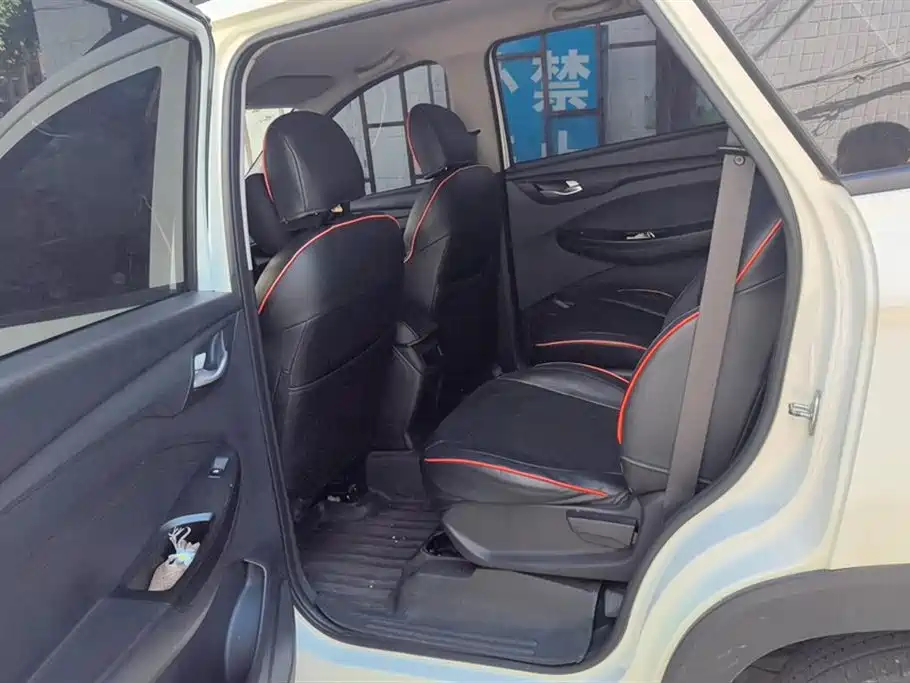 Wuling Hongguang S3 2019 — фото 11