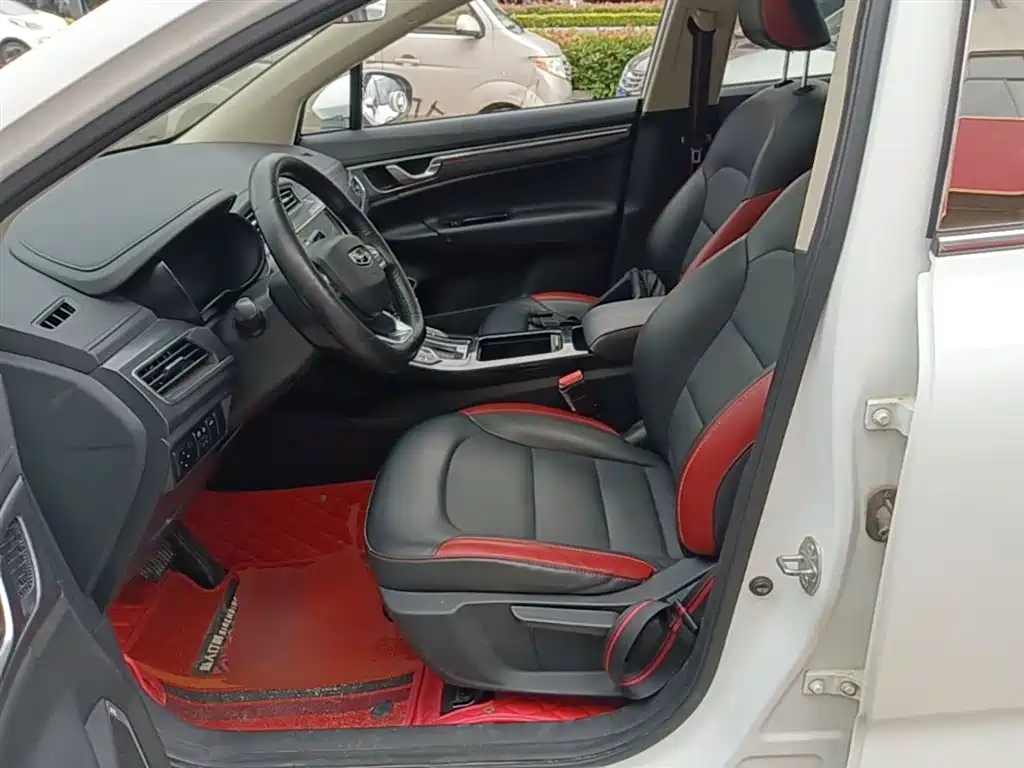 Geely Emgrand GS 2020 — фото 15