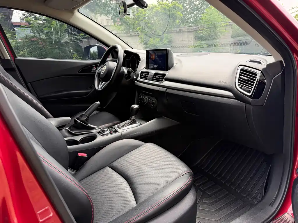 Mazda 3 Axela 2016