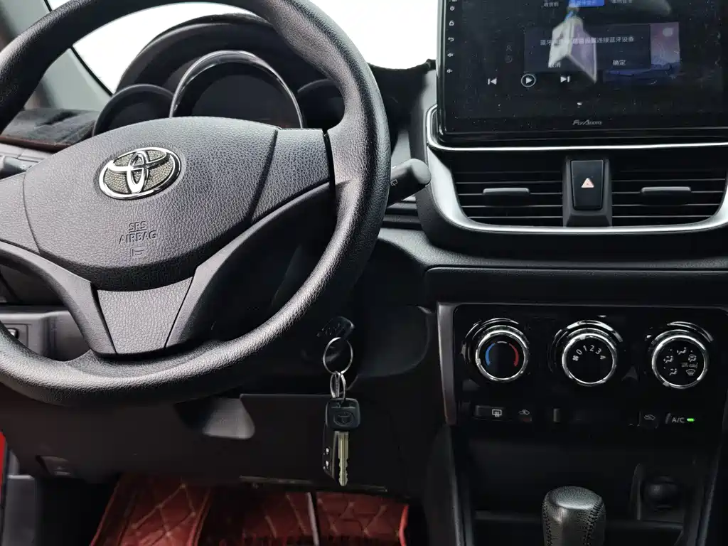 Toyota Yaris L 2021 — фото 9
