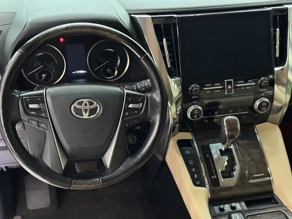 Toyota Vellfire 2023 — фото 6