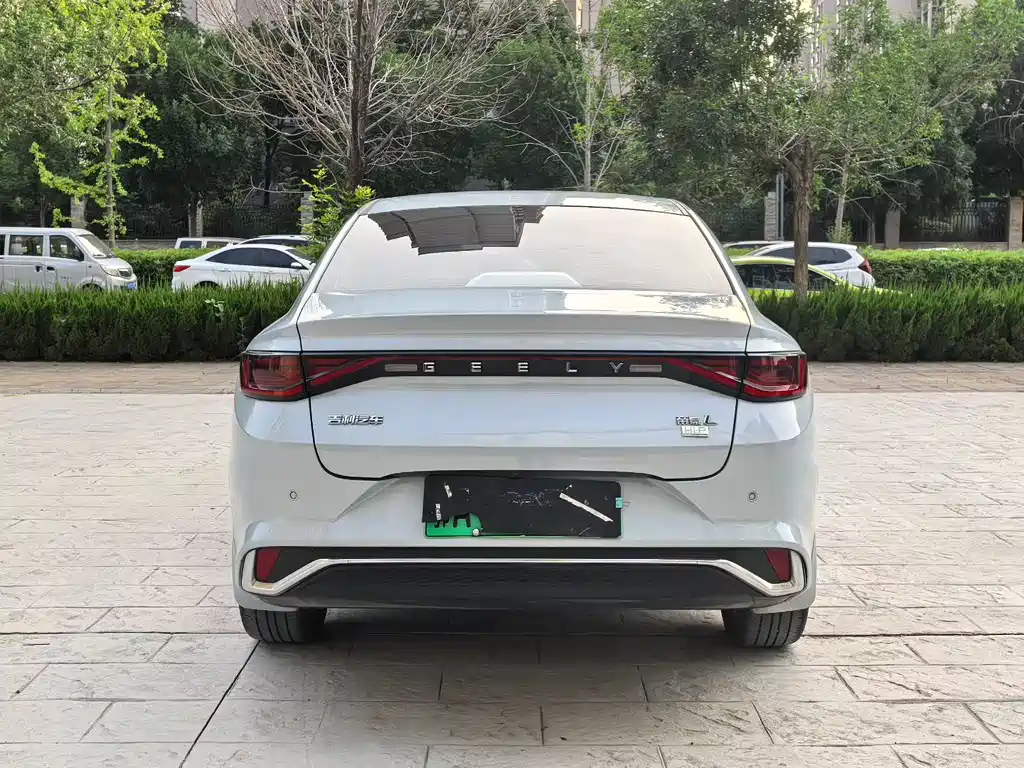 Geely Emgrand L Hip 2022 — фото 8