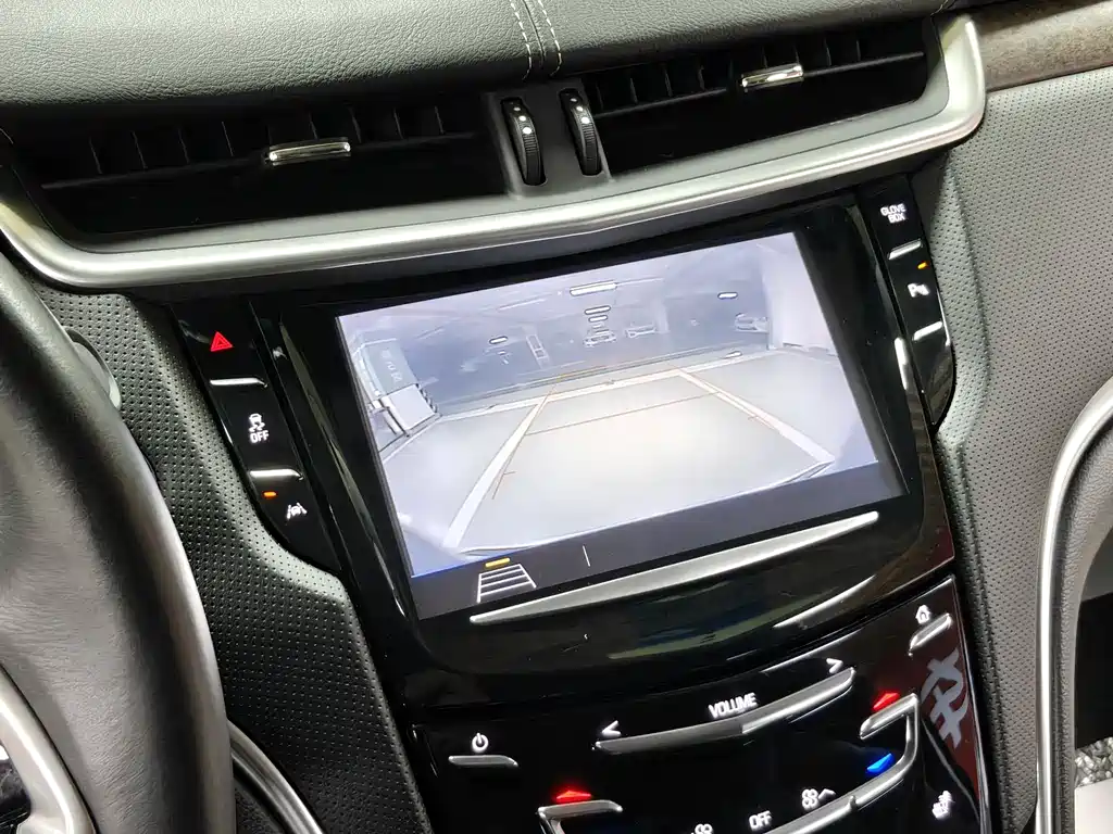 Cadillac XTS 2018 — фото 16