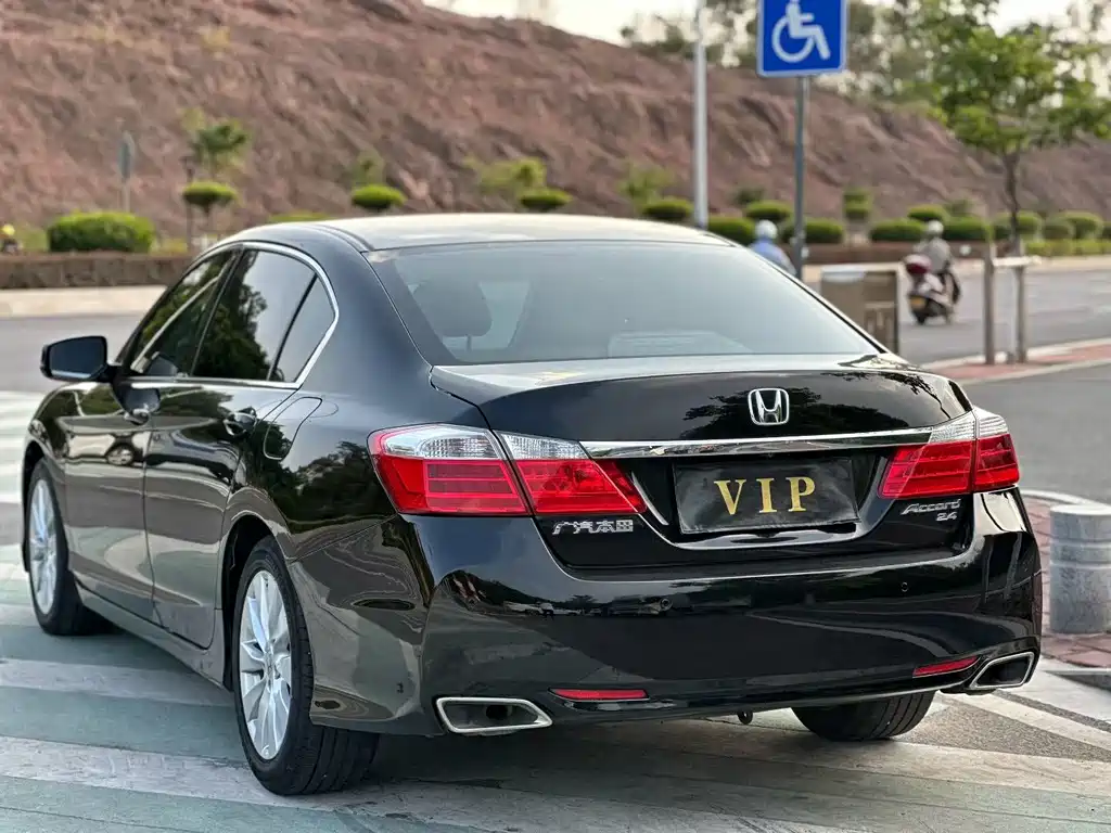 Honda Accord 2015 — фото 9