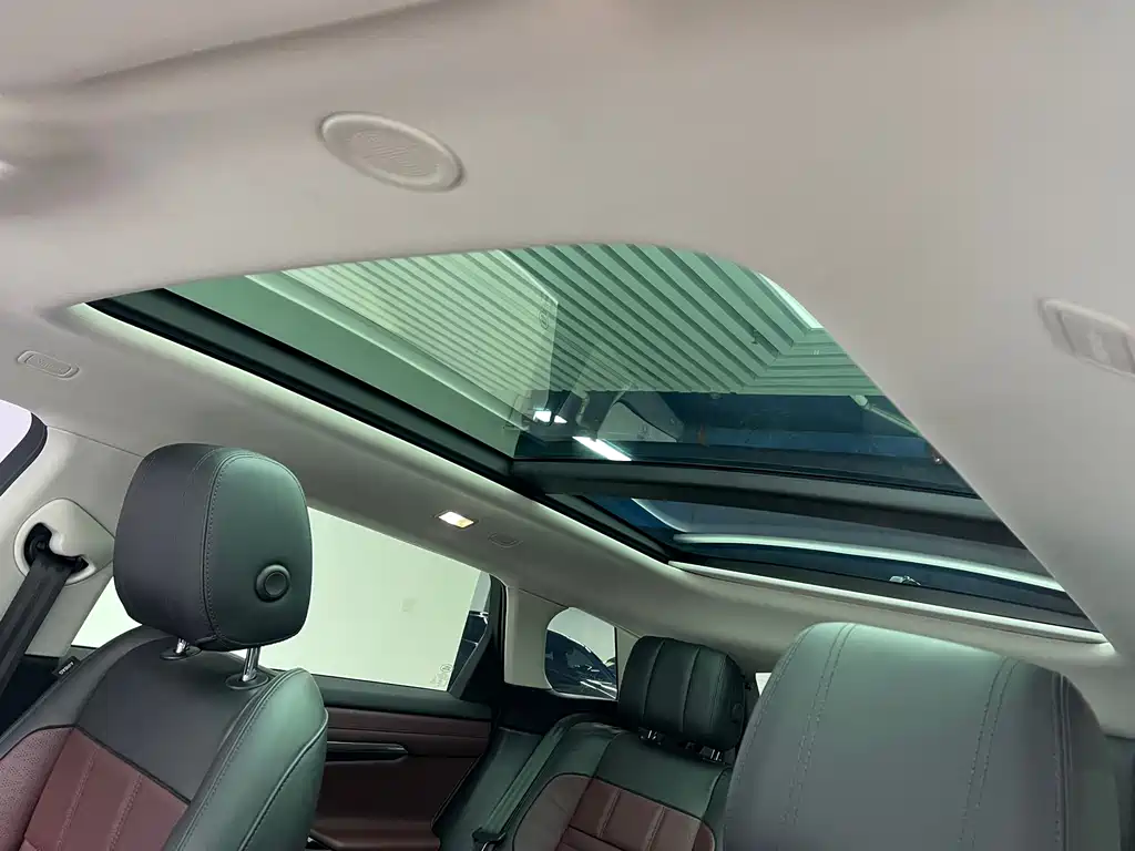 Land Rover Evoque 2023 — фото 12