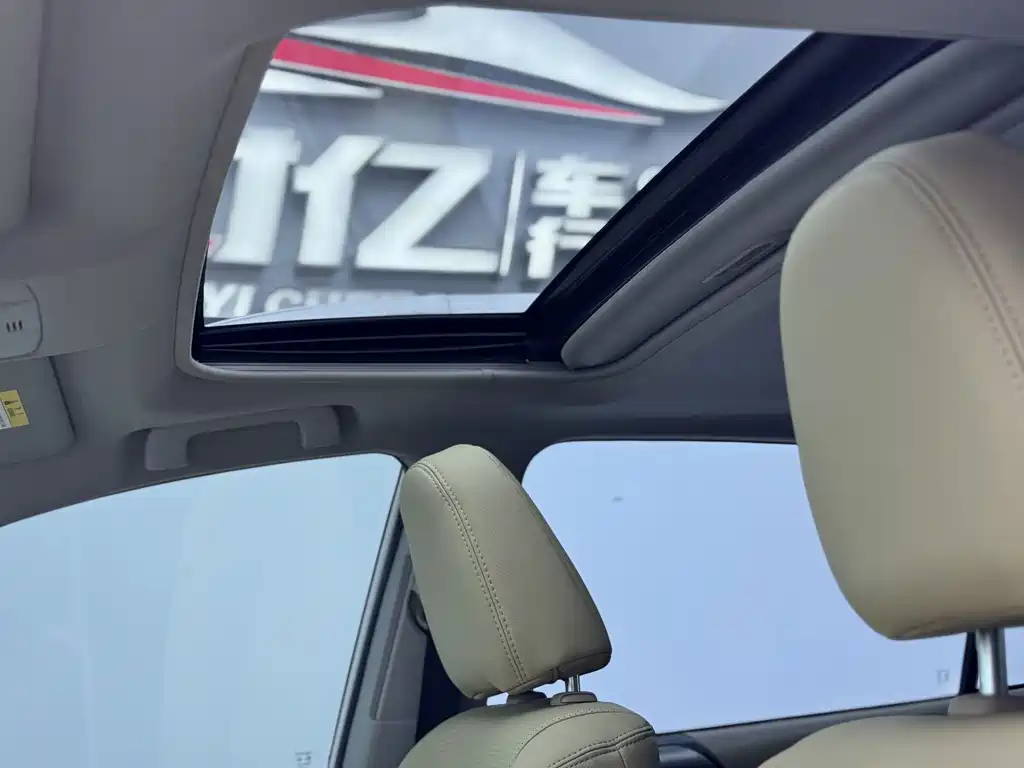Toyota RAV4 2016 — фото 22