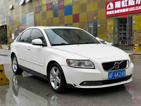 Volvo S40 2012
