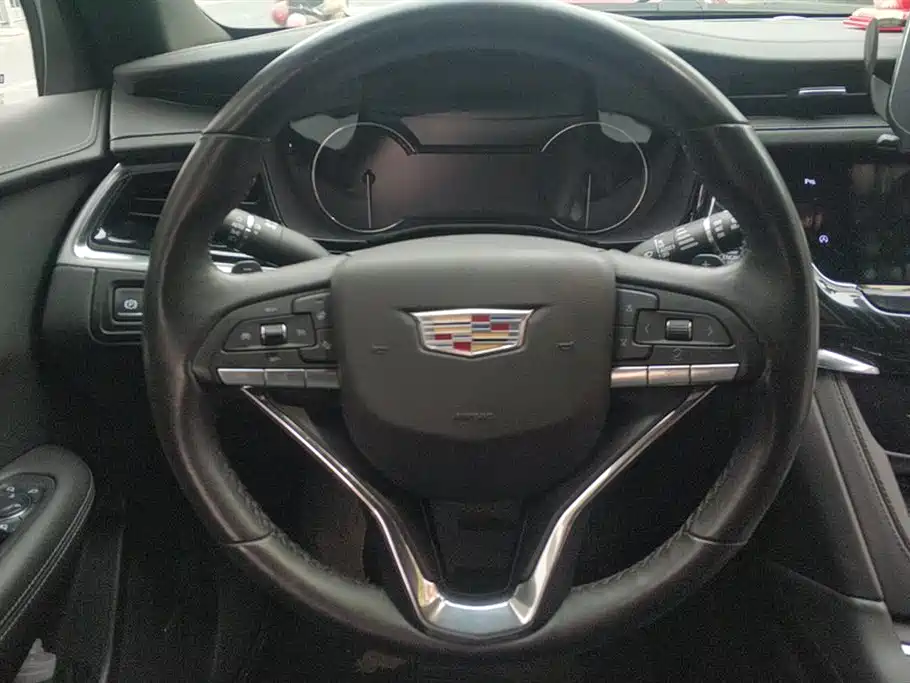 Cadillac XT6 2022 — фото 15