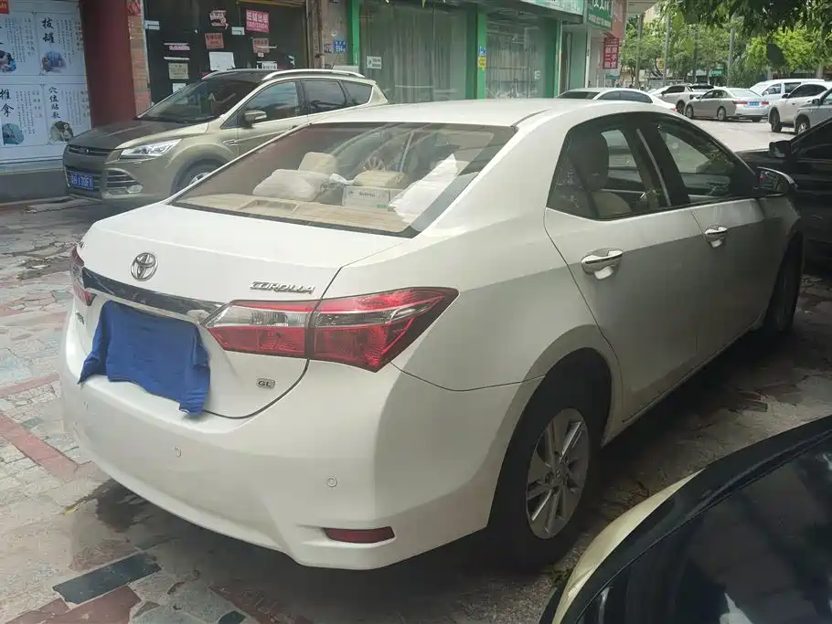 Toyota Corolla 2015 — фото 3