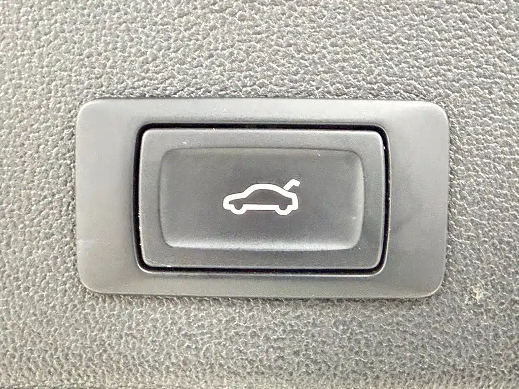 Audi A3 2023 — фото 20