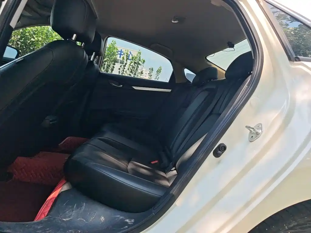Honda Civic 2018 — фото 17