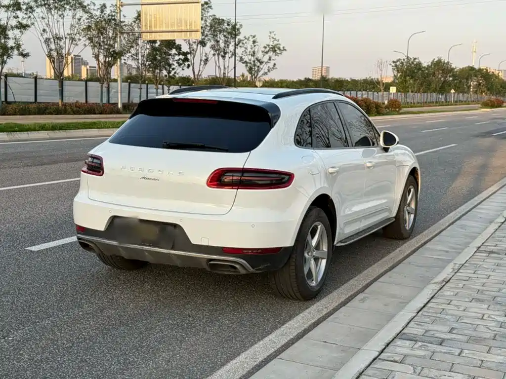 Porsche Macan 2017 — фото 7
