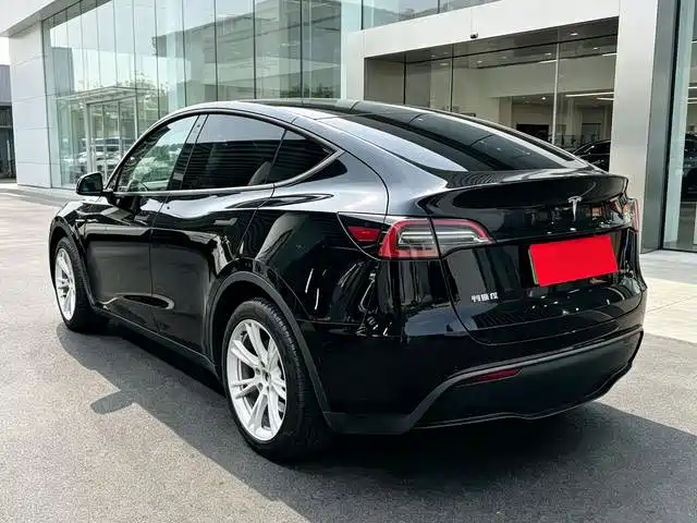 Tesla Model Y 2022 — фото 9