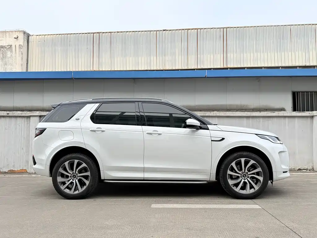 Land Rover Discovery Sport 2023 — фото 12